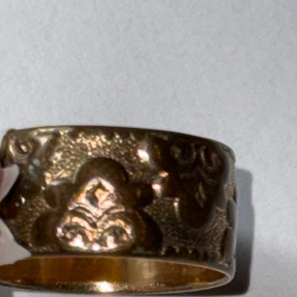 14 Kt Gp Wide Band Floral Ring, Size 6 1/2 - Picture 2 of 13